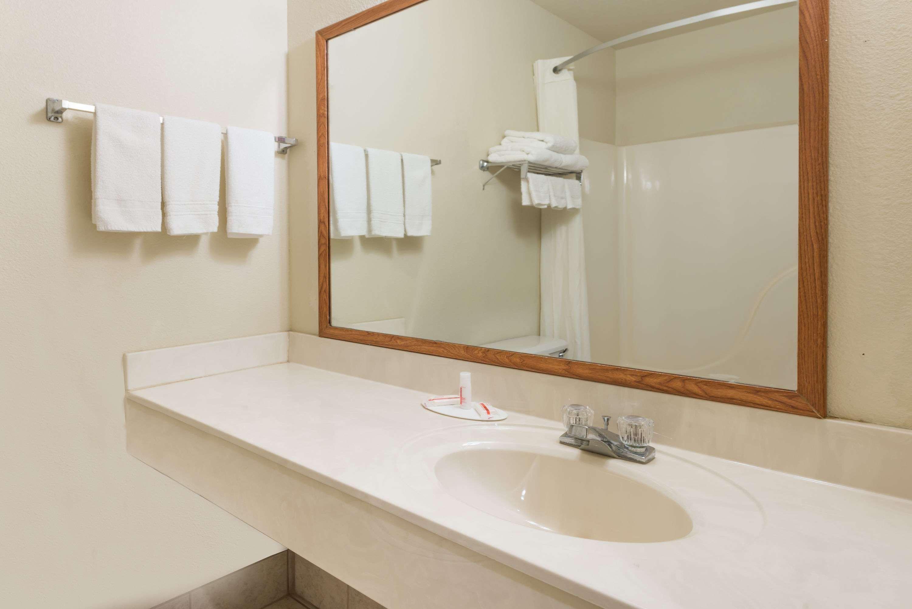 Hotel Super 8 By Wyndham 2*